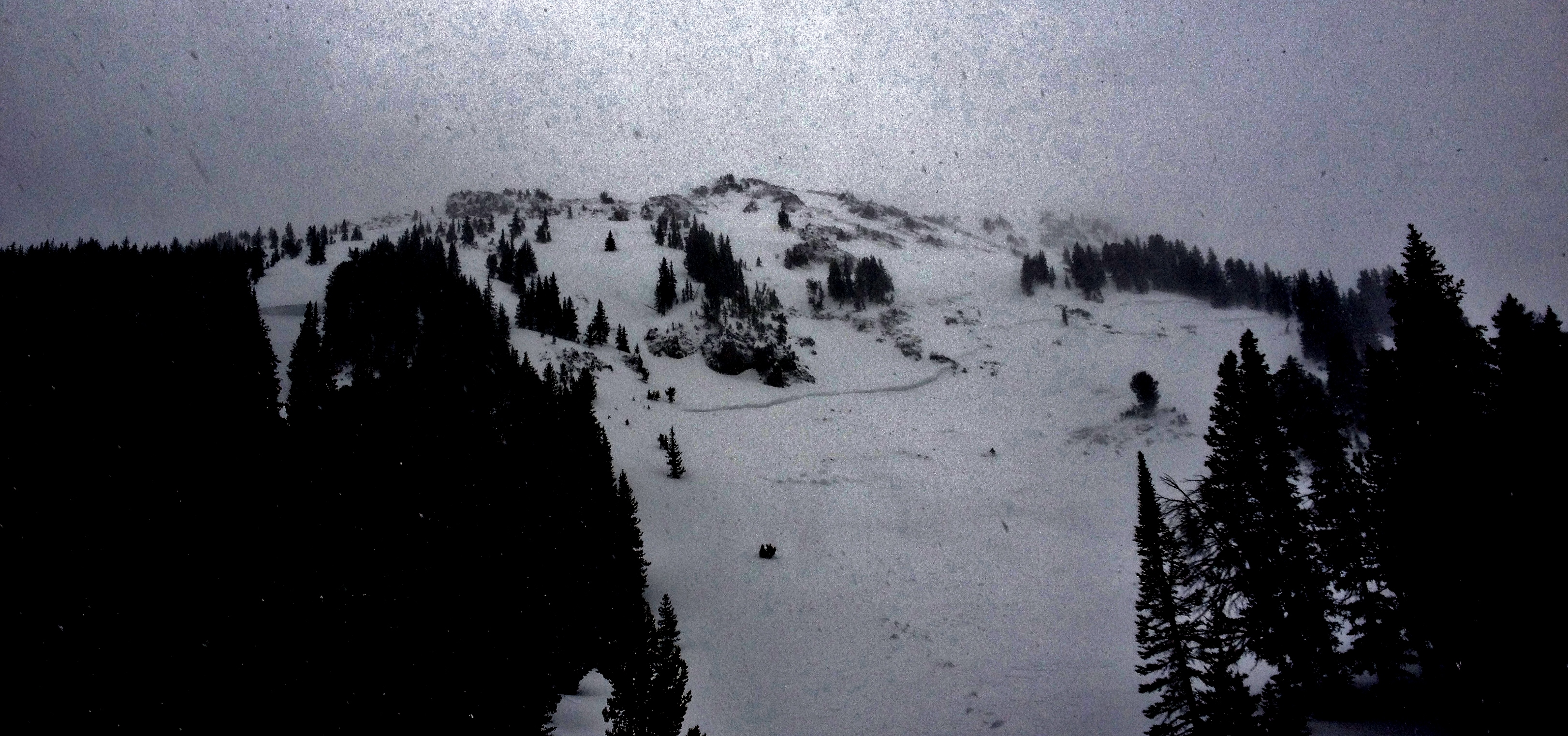 Large Natural Avalanche Mt Blackmore - 3/29/14